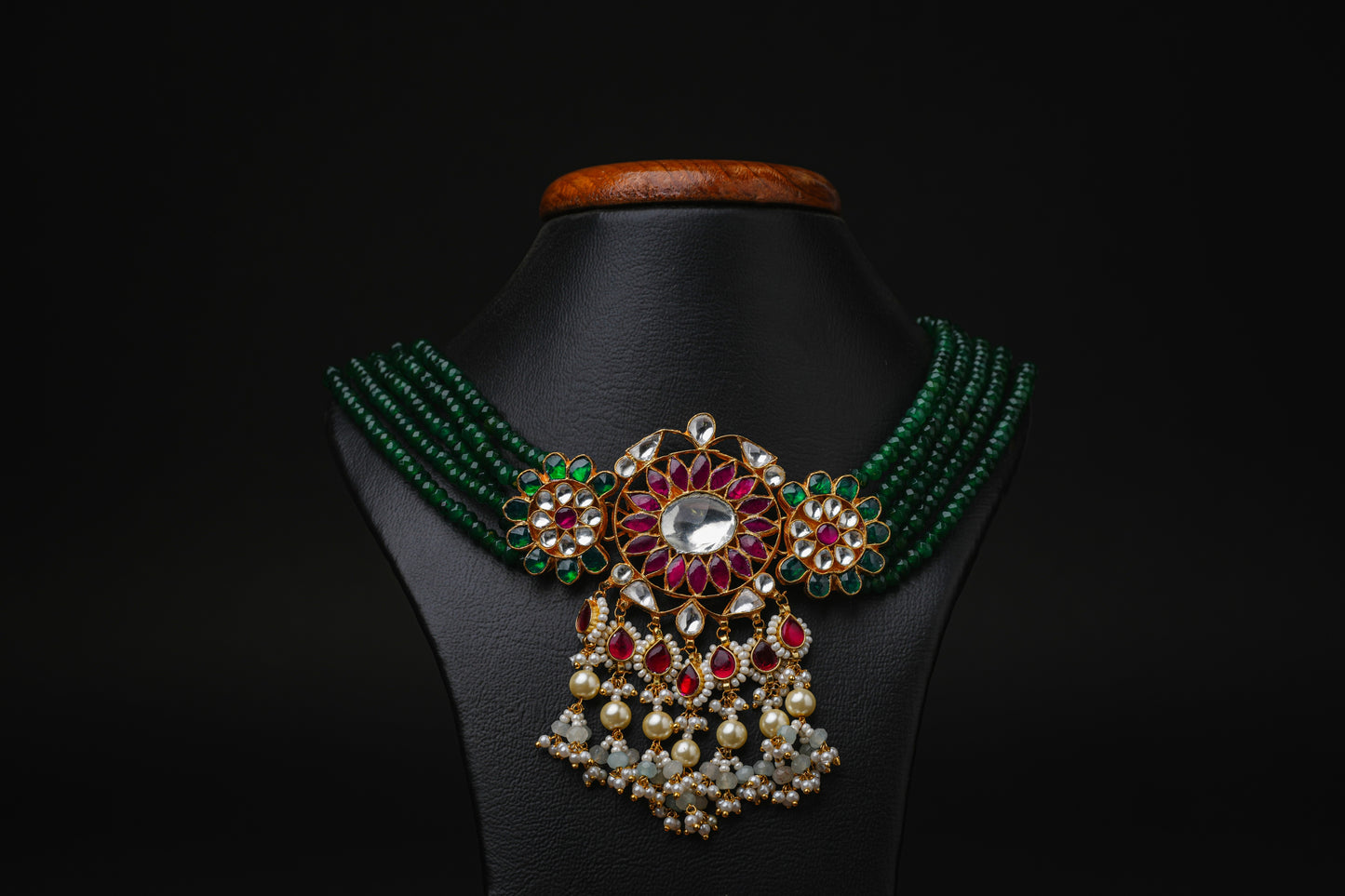 Veda Kundan Set