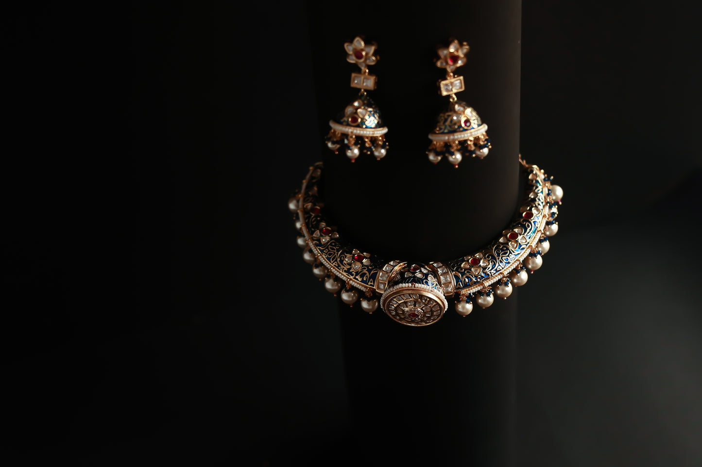 Elara Kundan Set