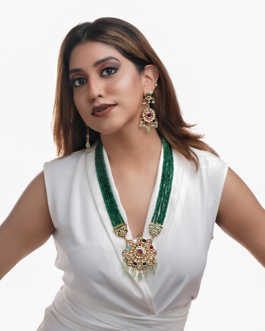 Esme Navratan Kundan Set