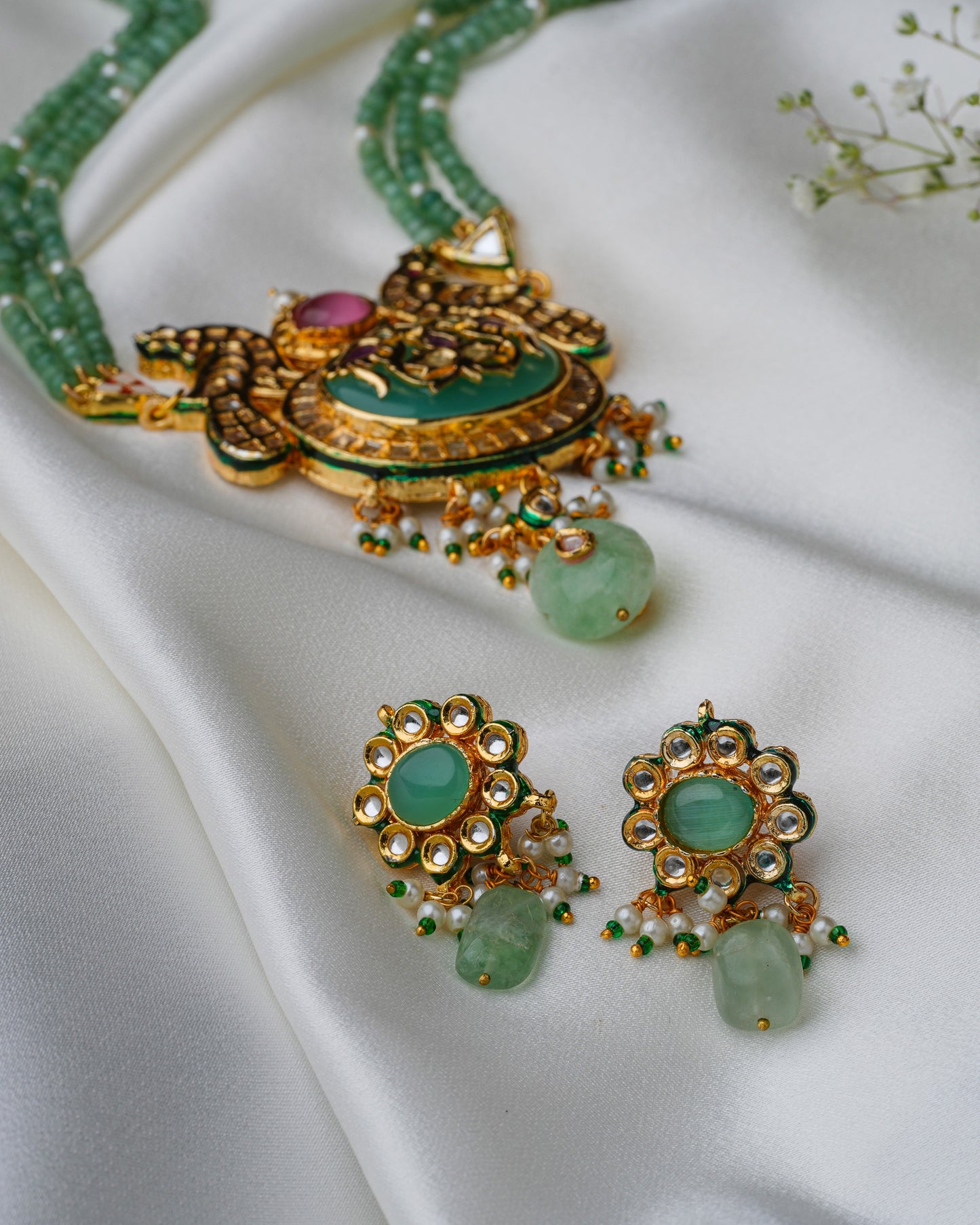 Lara Kundan Set