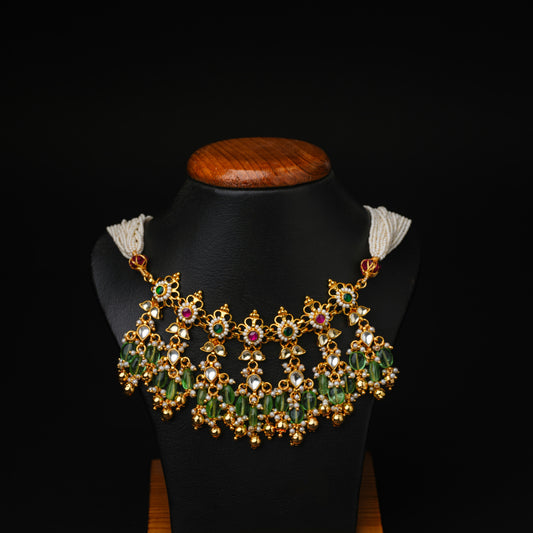 Amala Kundan Set