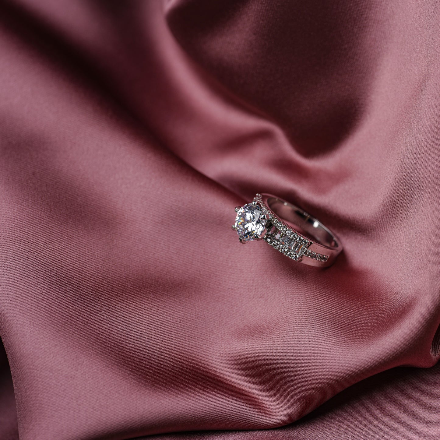 Orsyn Artificial Diamond Ring