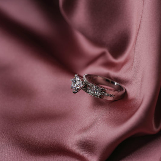 Orsyn Artificial Diamond Ring