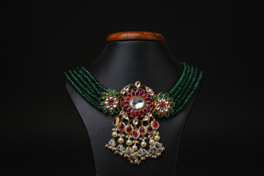 Veda Kundan Set